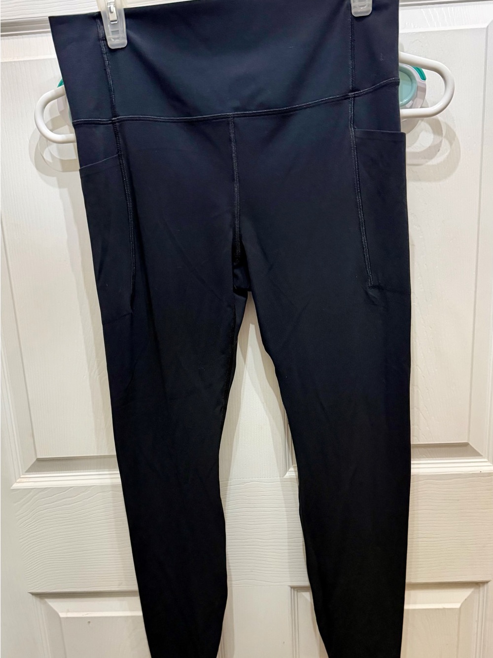 All in Motion Everyday Soft High-Rise Leggings, Black XL, Side Pockets Like New